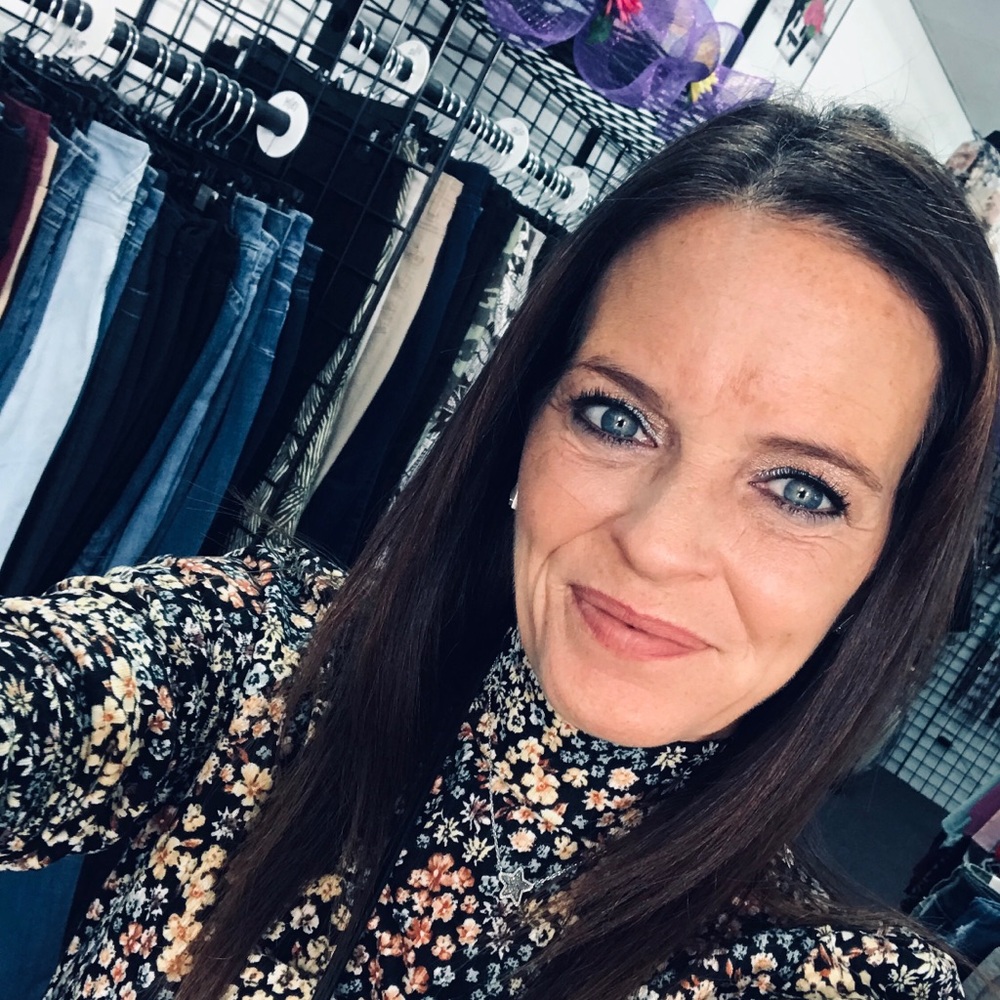 Meet your Posher, Crystal
